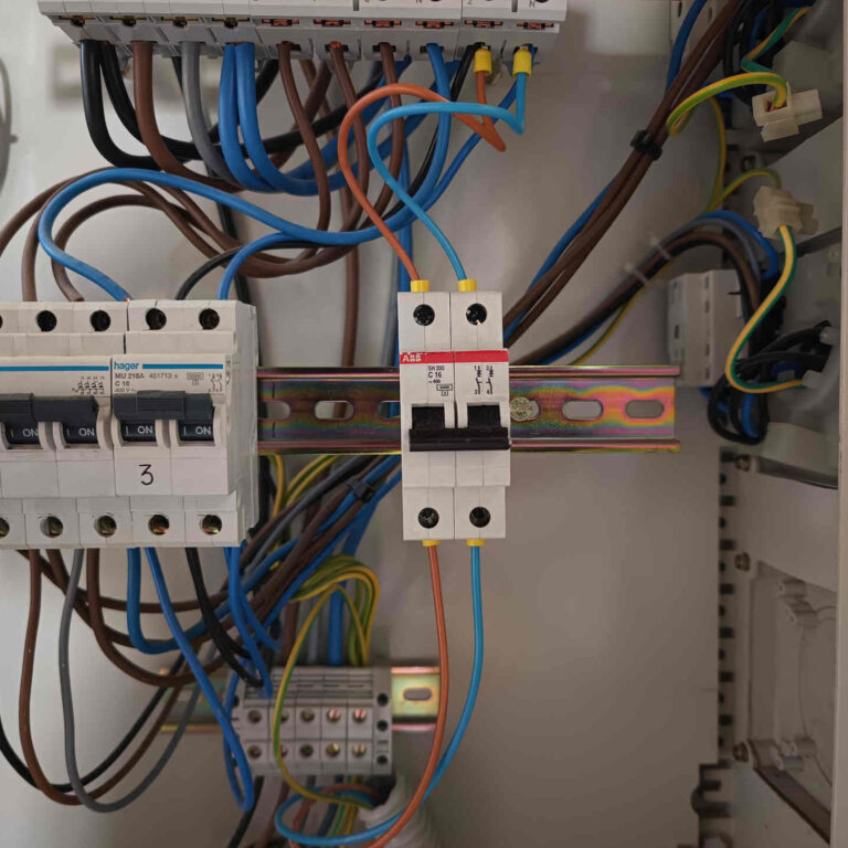 Tramo de circuito eléctrico independiente con diferencial y magnetotérmico para el sistema de videovigilancia