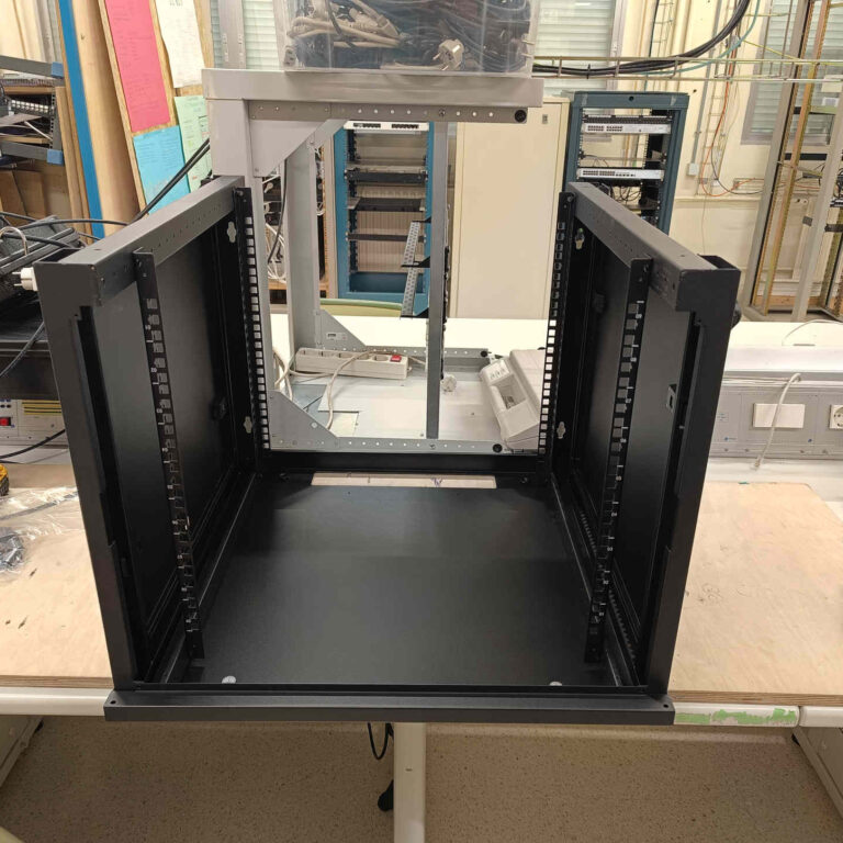 Rack abierto con guias delanteras y traseras instaladas