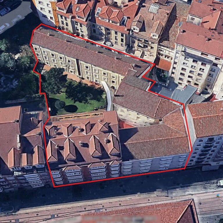 Vista aérea de una residencia de estudiantes donde se llevó a cabo la instalación de 22 puntos de acceso WiFi y la renovación de la infraestructura de red