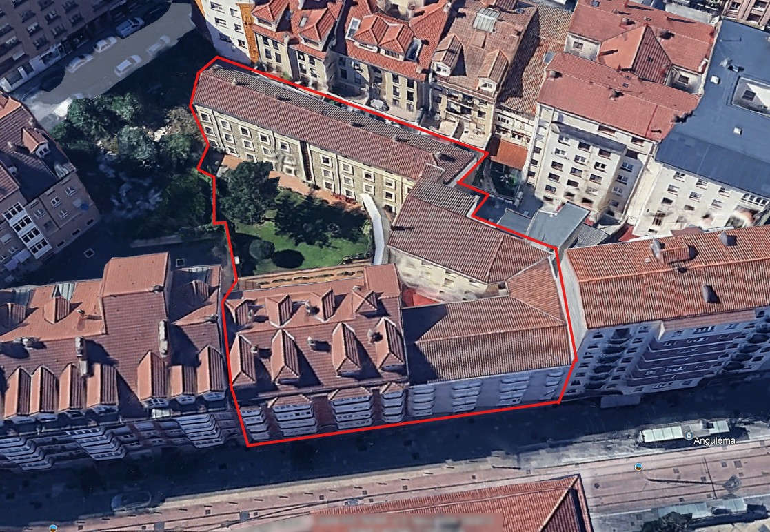Vista aérea del complejo donde se realizó la instalación de la red WiFi profesional Vista aérea de una residencia de estudiantes donde se llevó a cabo la instalación de 22 puntos de acceso WiFi y la renovación de la infraestructura de red
